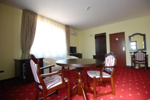 Grand Hotel Perla Ciucasului Tărlungeni 외부 사진